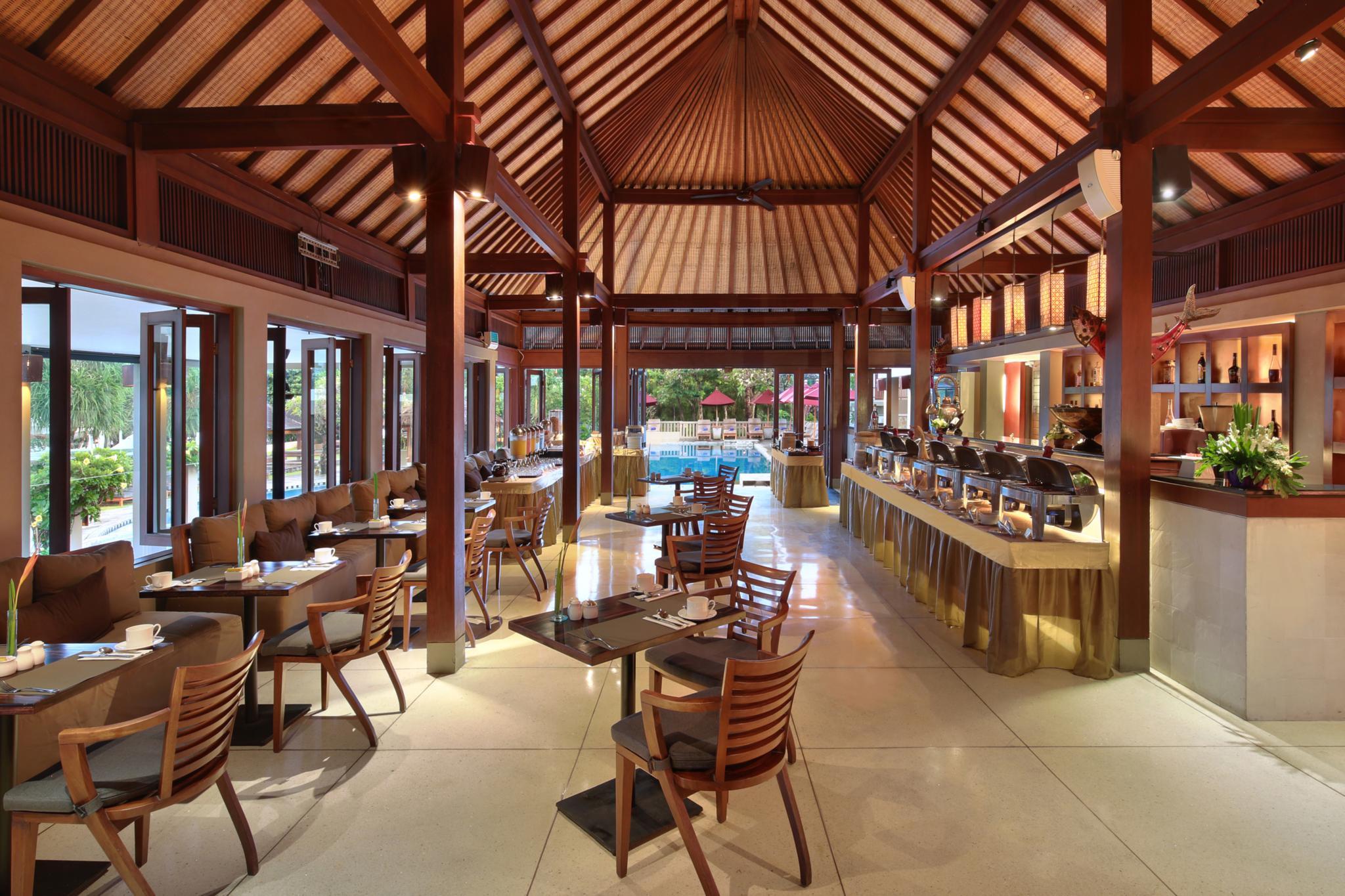 Bali Niksoma Boutique Beach Resort Легиан Экстерьер фото The restaurant at the resort