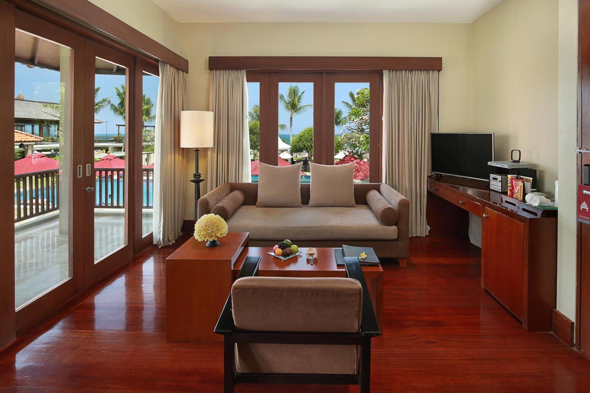 Bali Niksoma Boutique Beach Resort Легиан Экстерьер фото Living room of a suite