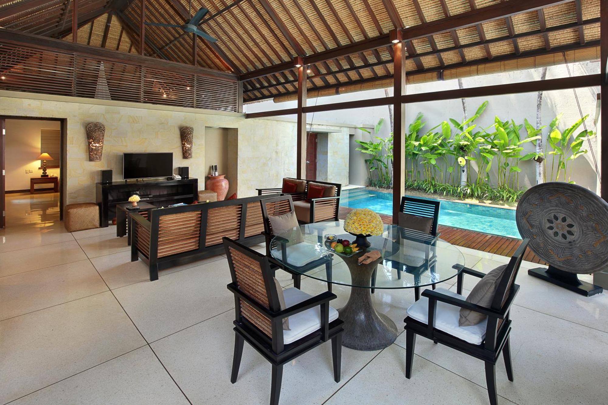 Bali Niksoma Boutique Beach Resort Легиан Экстерьер фото A villa at the resort