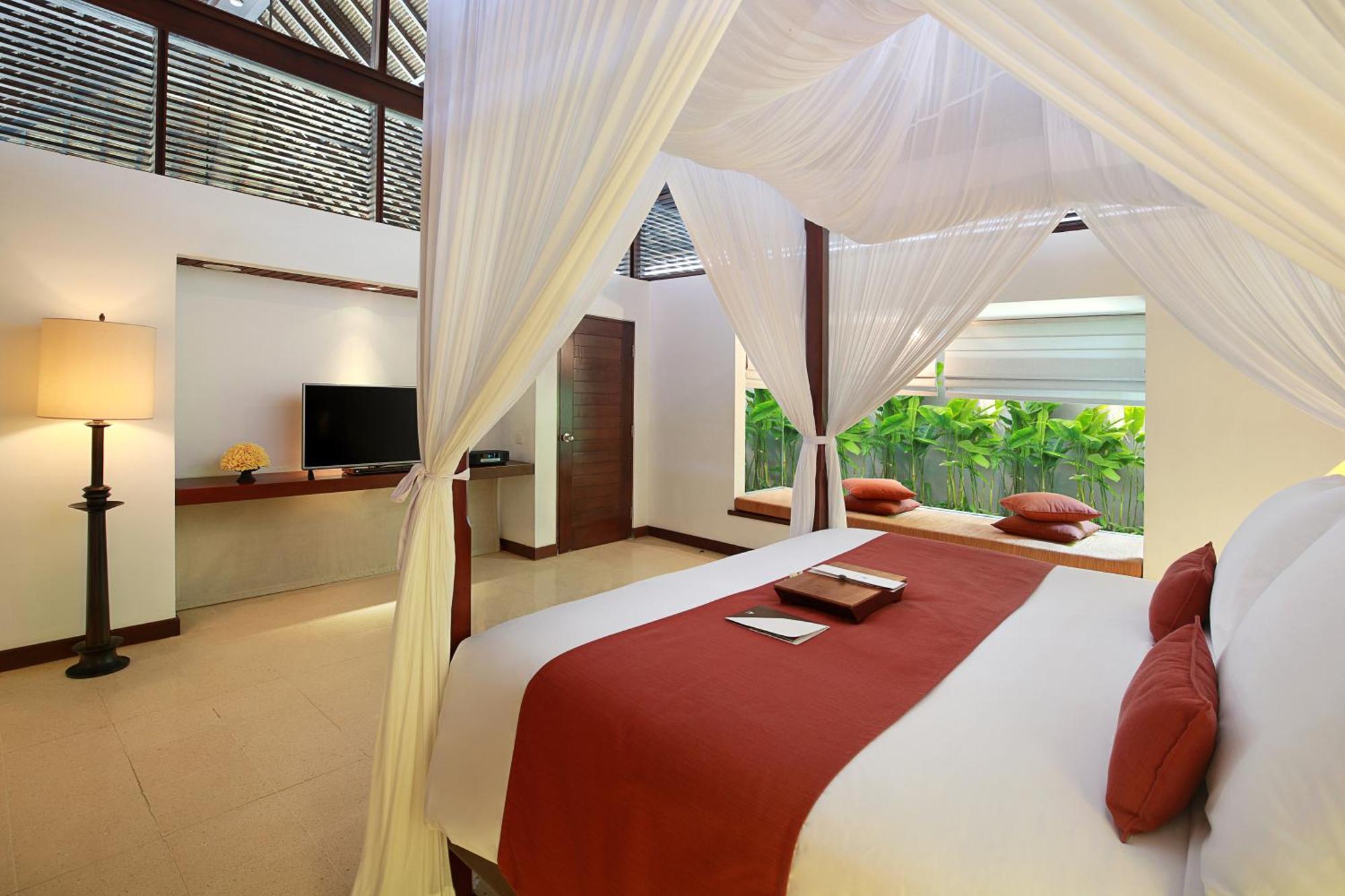 Bali Niksoma Boutique Beach Resort Легиан Экстерьер фото A bedroom at the resort