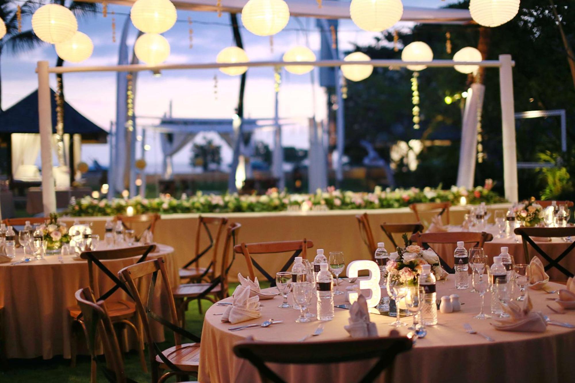 Bali Niksoma Boutique Beach Resort Легиан Экстерьер фото A wedding reception