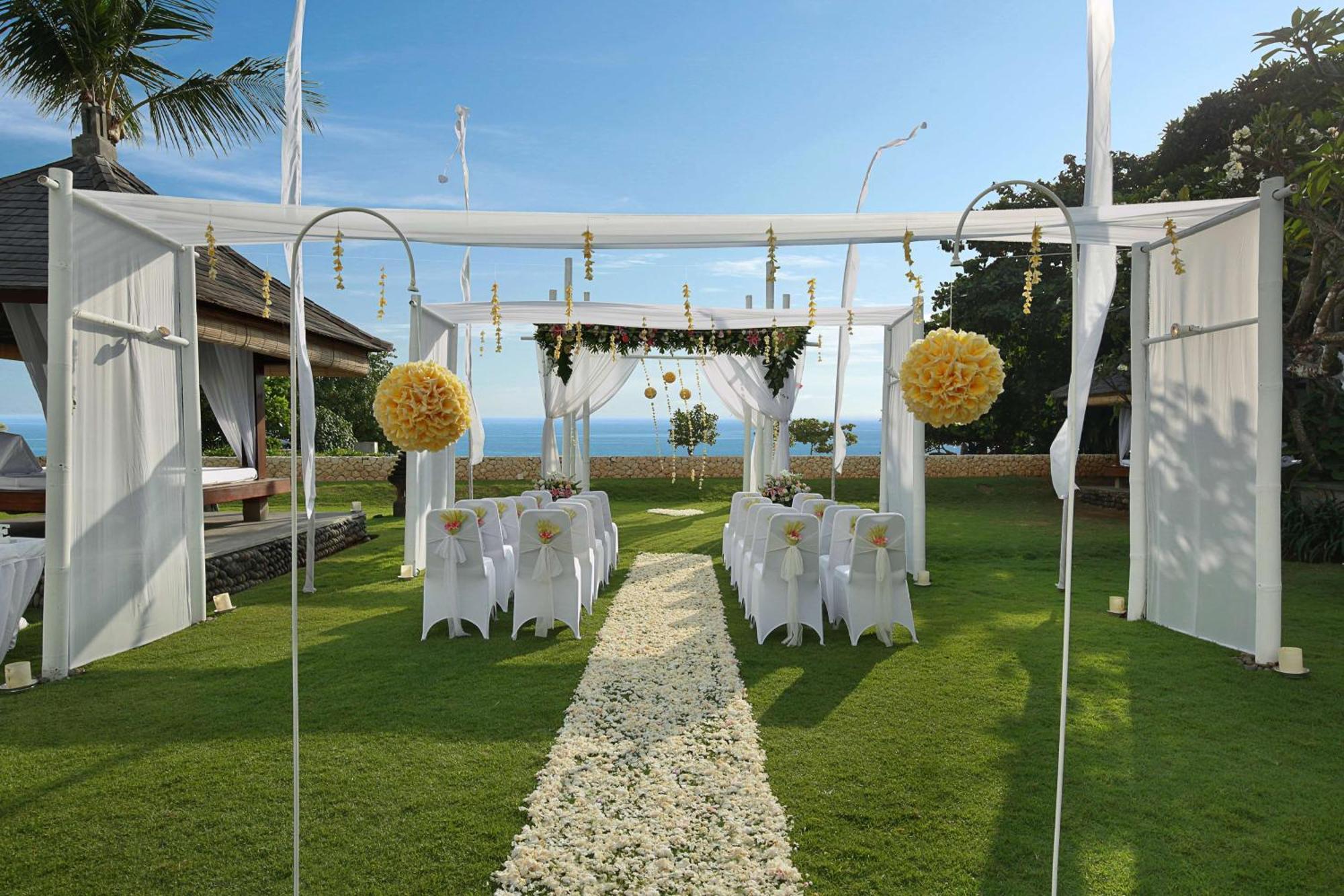 Bali Niksoma Boutique Beach Resort Легиан Экстерьер фото A wedding in Bali