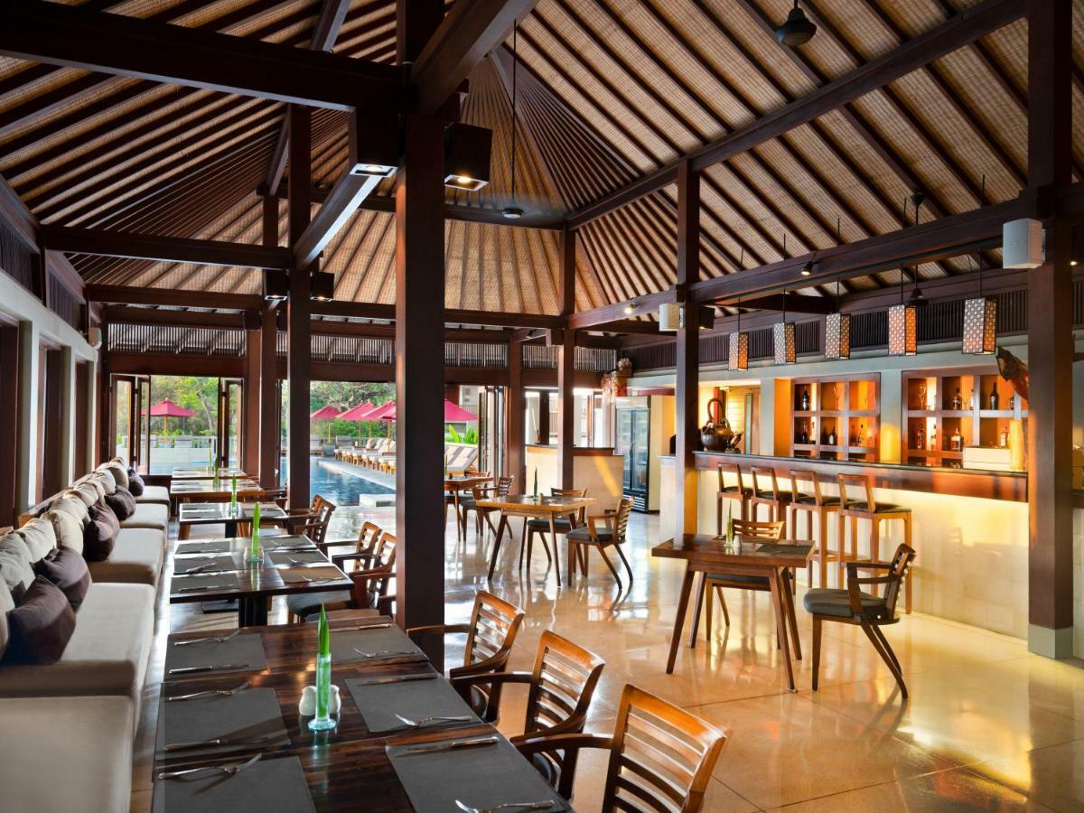 Bali Niksoma Boutique Beach Resort Легиан Экстерьер фото The interior of the restaurant